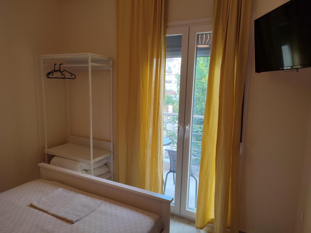 Estrella Rooms Nea Kallikrateia Екстериор снимка