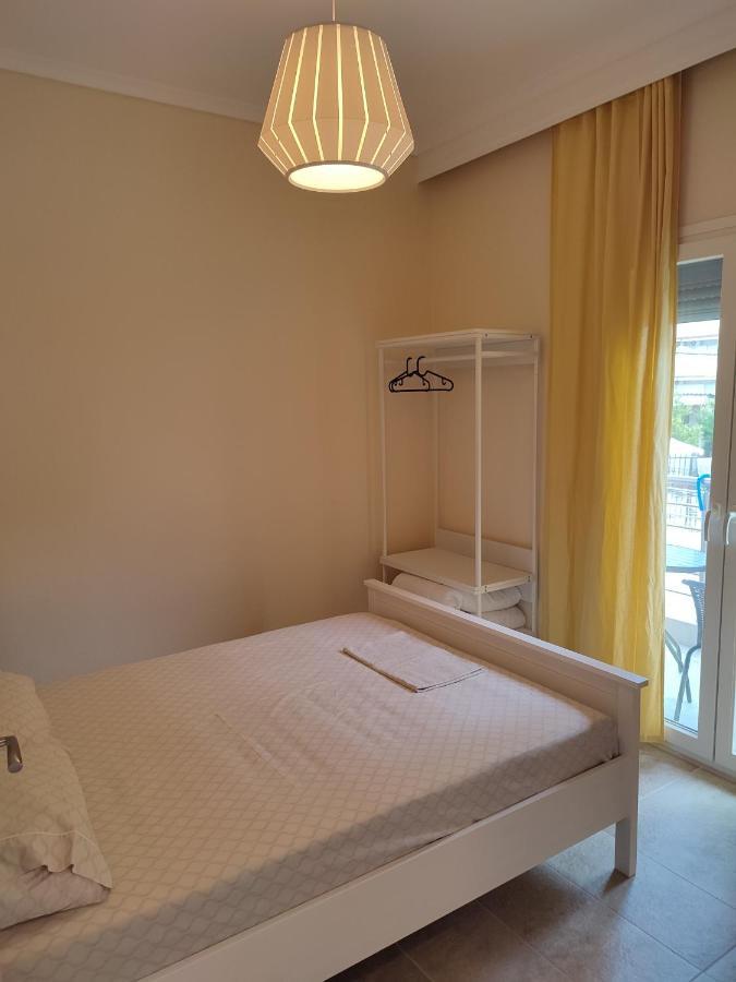 Estrella Rooms Nea Kallikrateia Екстериор снимка