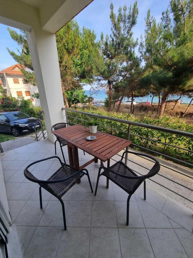 Estrella Rooms Nea Kallikrateia Екстериор снимка