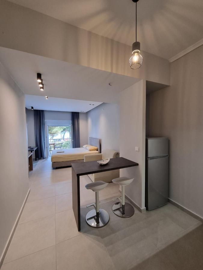 Estrella Rooms Nea Kallikrateia Екстериор снимка