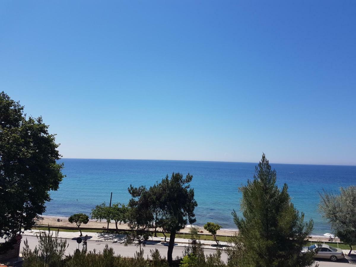 Estrella Rooms Nea Kallikrateia Екстериор снимка