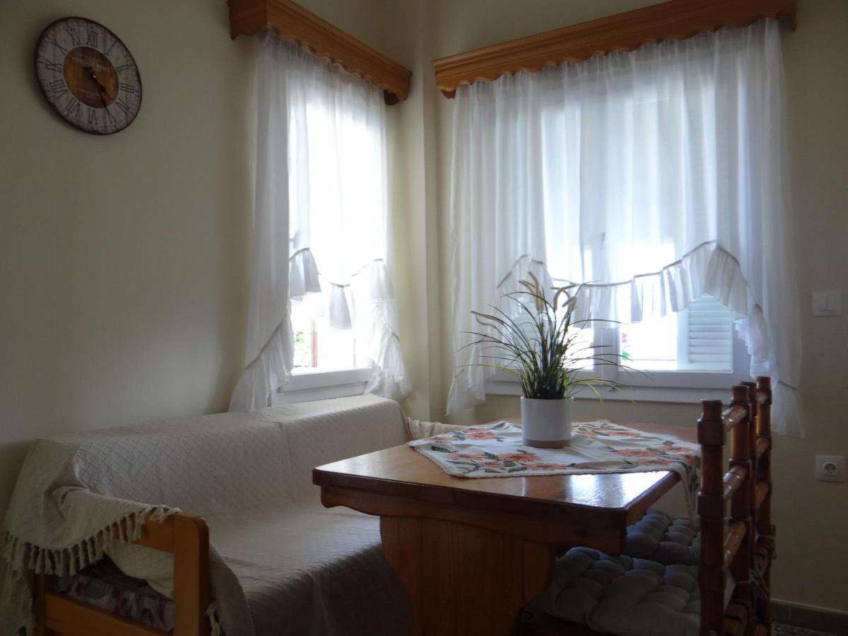 Estrella Rooms Nea Kallikrateia Екстериор снимка